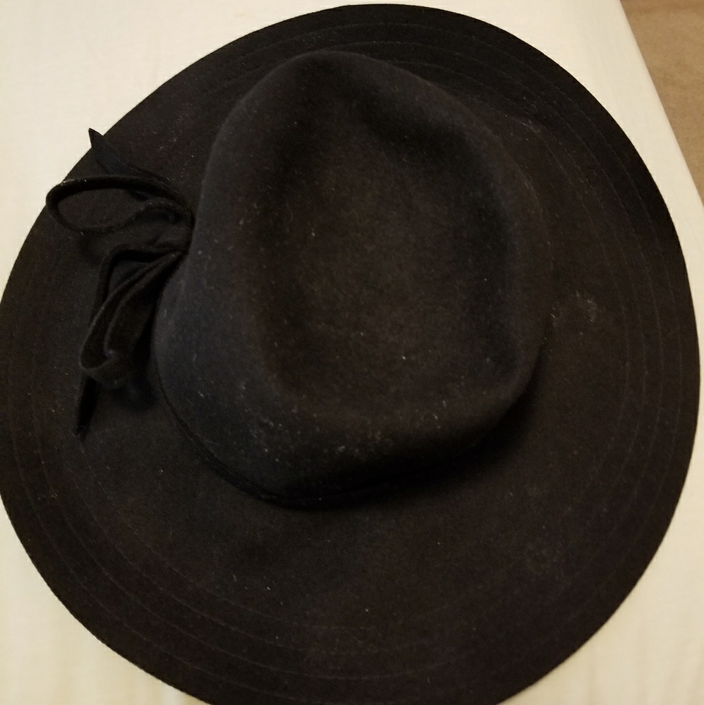 Ladies black hat
